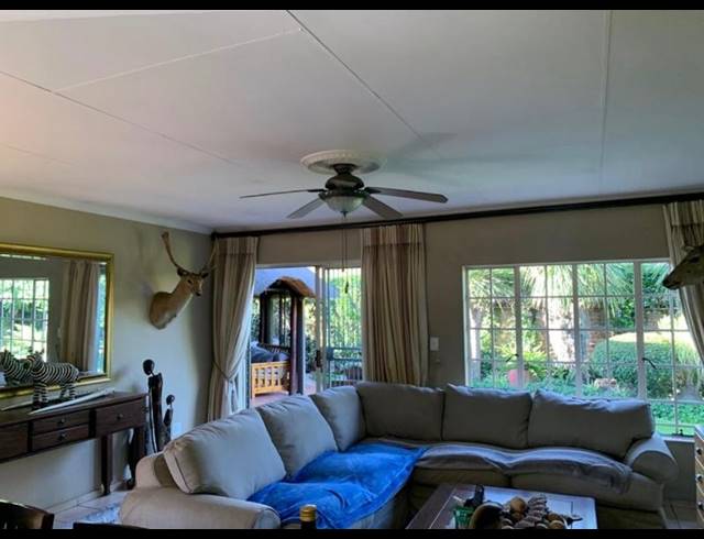 3 BEDROOM TOWNHOUSE FOR SALE IN VANDERBIJLPARK SE 3